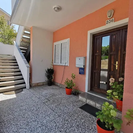 Martina Apartment *